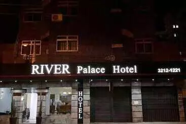 בית מלון כפרי River Palace