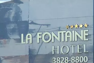 هتل آپارتمان La Fontaine Residencial Apart