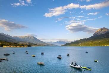 Курорт L Ecrin Du Lac