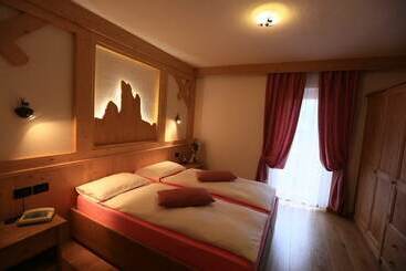 בית מלון כפרי Chalet Alaska