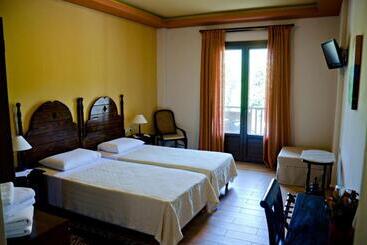 فندق Melegos Inn