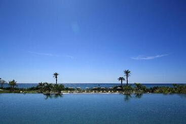 هتل Monterey Okinawa Spa & Resort