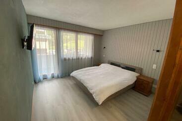 Общежитие Auberge Des Charmettes, Chez Chantal Et Yves