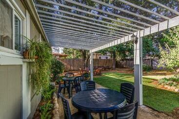 مبيت وإفطار Orna S Corner