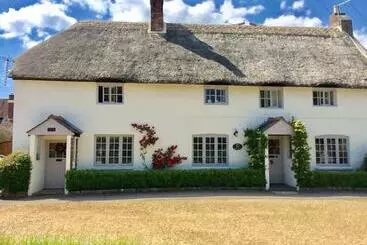 ペンション The Cottage Studio