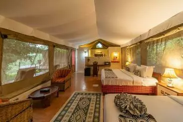 استراحتگاه Prideinn Mara Camp & Cottages