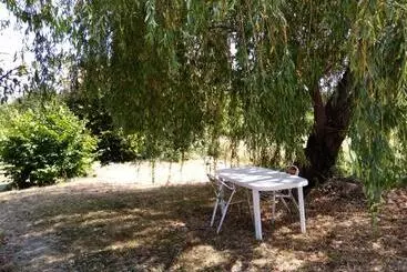 ベッドアンドブレックファースト Ancienne école De Colombier