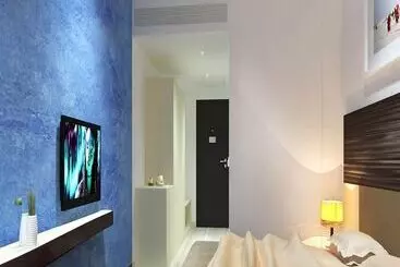 Отель Ambar Sarovar Portico