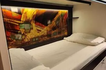 Отель Free Hostels Barcelona