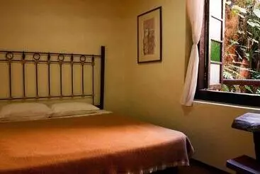 בית מלון כפרי Kuching Waterfront Lodge