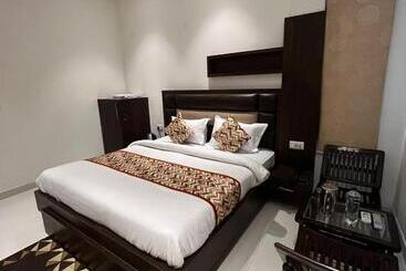 فندق Sb Residency