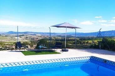 Aamiaismajoitus (B&B) Habitaciones En Finca Olivo Y Almendro