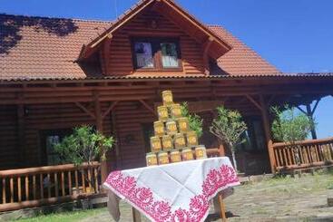 بنسيون Dom árgyélus   árgyélus Ház   Fesztypark