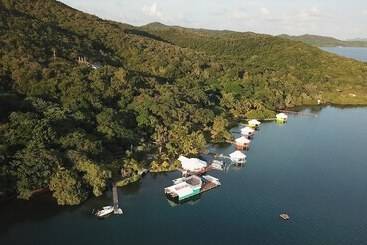 استراحتگاه Mango Creek Lodge