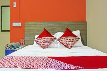 Hotel Oyo 91643 Homestay Daniel 76