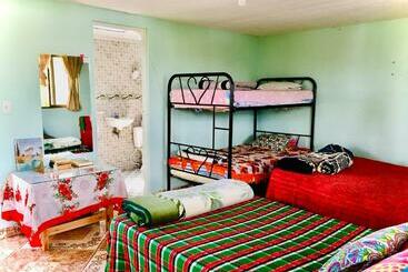 펜션 Marsella Host