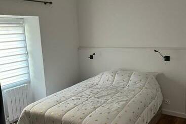 アパートホテル Studio à Proximité De Laval