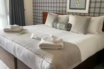 בית מלון כפרי Boston West