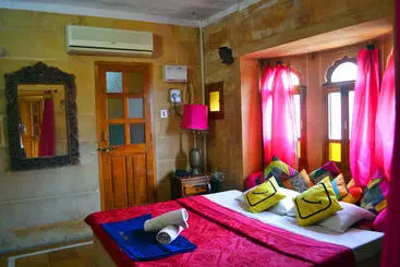 Hotel Vista Rooms At Fort Road