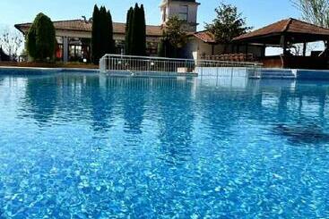 リゾートホテル Harmony Hills Petkovi Studio Apartment