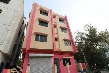 Hôtel Apan Guest House Near Acropolis Mall