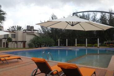 Cotton County Club And Resort