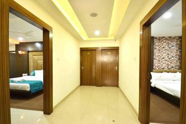 Hotel Oyo Premium Alankar Circle