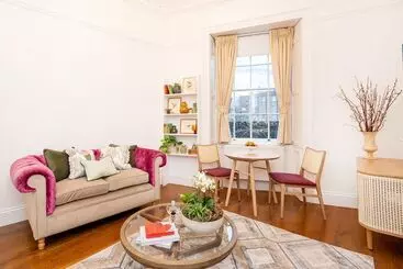 Apartahotel Berkeley Suites