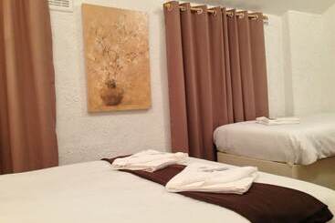 Wilsons Hotel   Blackpool Tower View