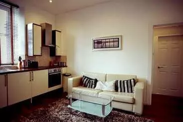 شقق خاصة سياحية Howburn Residence