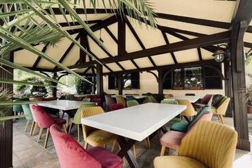 Pensiunea Adolescenta