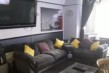 ベッドアンドブレックファースト Crompton House