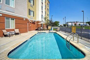 فندق Candlewood Suites St Clairsville Wheeling Area, An Ihg