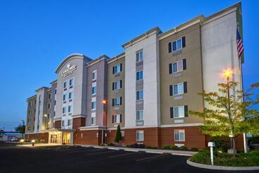 Отель Candlewood Suites St Clairsville Wheeling Area, An Ihg