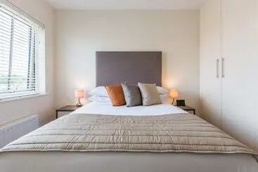 Apartamenty turystyczne The Heights At Athena Court