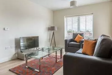 آپارتمان‌های توریست‌ها The Heights At Athena Court