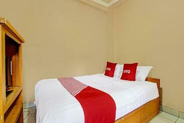 בית מלון כפרי Oyo 92198 Kalegan 2 Guesthouse