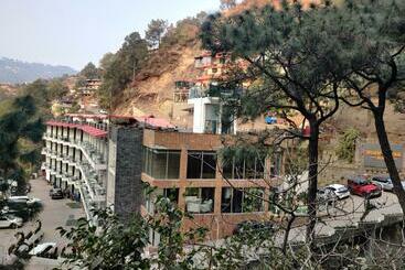호텔 Wood Creek Resort & Spa Kasauli