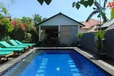 تختخواب و صبحانه Sister Bungalow 2