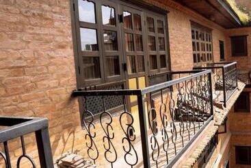 تختخواب و صبحانه New Shiva Guest House