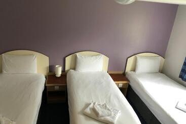 酒店 Redwings Lodge Baldock