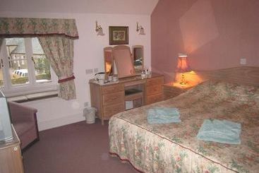 Majatalo Castle Farm Guest House