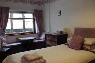 Пансион Little Harbour Guesthouse