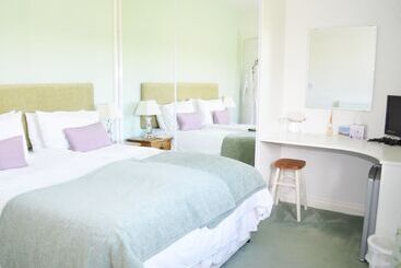 Quixhill  Denstone  Dove Meadow B & B