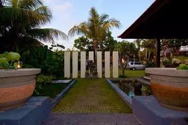 בקתות The Awan Villas