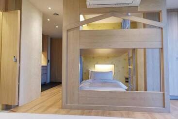 Balcony Seaside Sriracha Hotel & Serviced Apartments