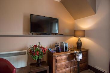 בית מלון כפרי Achray House Restaurant With Rooms