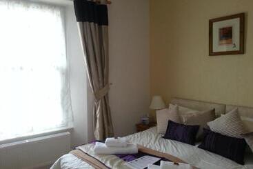 بنسيون Garway Lodge Guest House