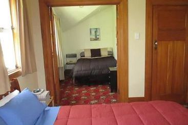 Bed and Breakfast Surf City Lodge