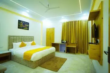 هتل Mango Bloom River Resort